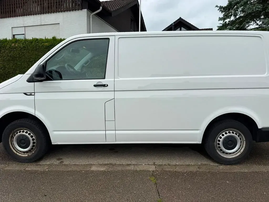 Gebraucht VW Transporter 102 PS (75 kW) 2018 Weiß Van