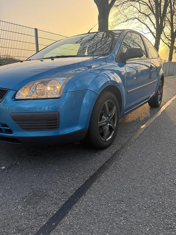 Gebraucht Ford Focus 101 PS (74 kW) 2005 Blau Limousine