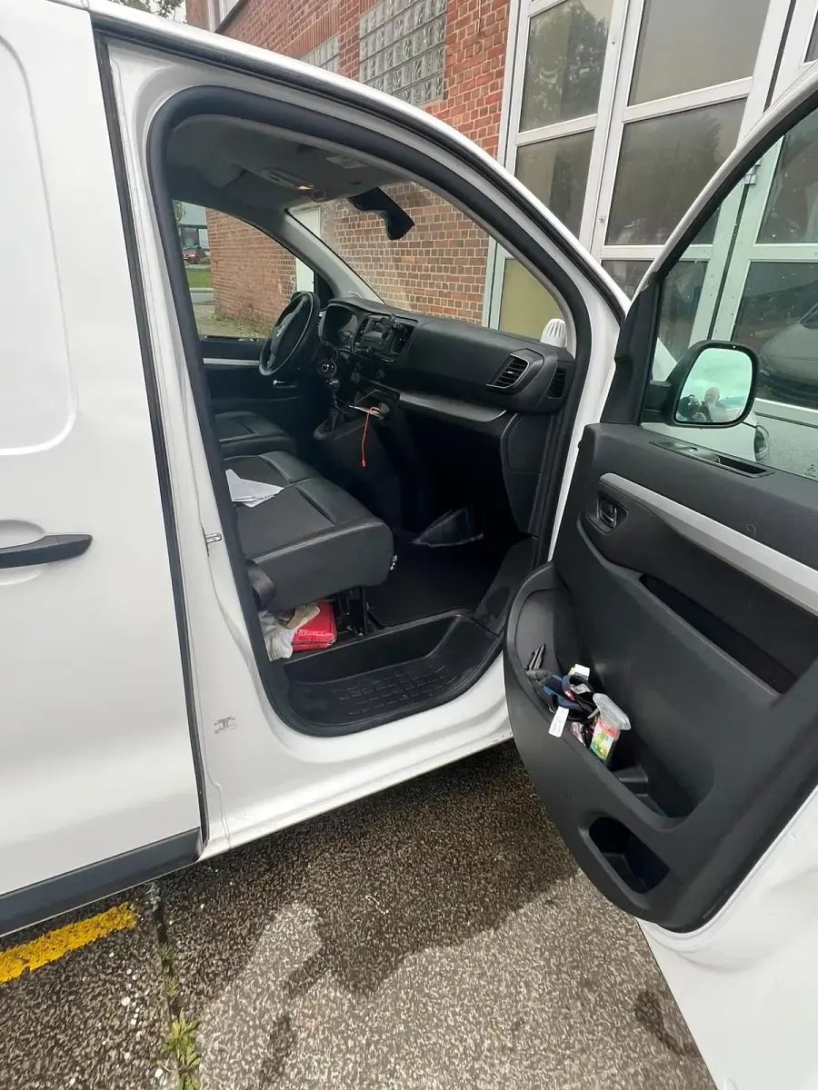 Gebraucht Opel Vivaro-e Combi 102 PS (75 kW) 2021 Weiß Van / Kleinbus