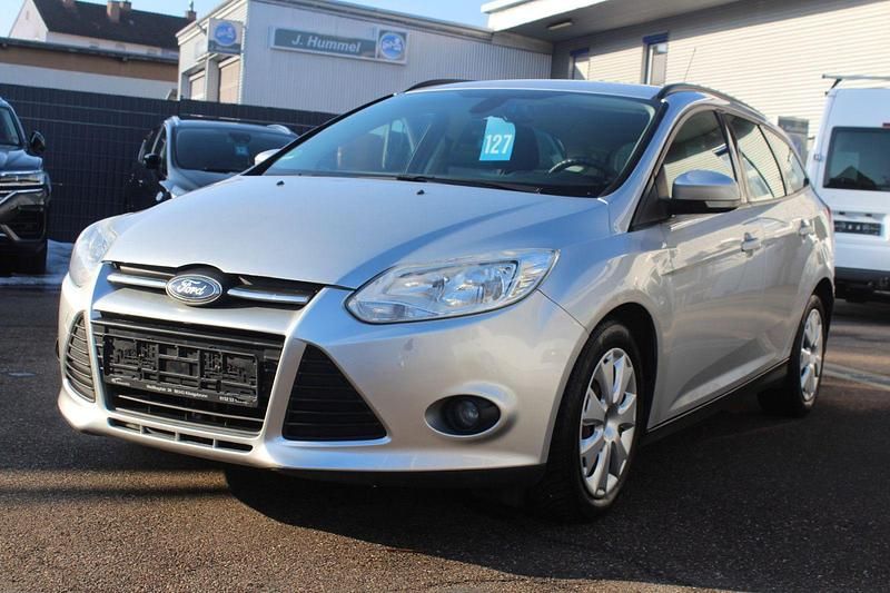 Silber Gebraucht 2012 Ford Focus Trend Kombi | 1.888 € (Superpreis) - Bild 1/4