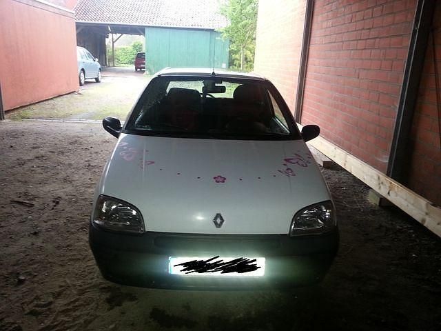 Gebraucht Renault Clio II 82 PS (60 kW) 1998 Weiß Kleinwagen