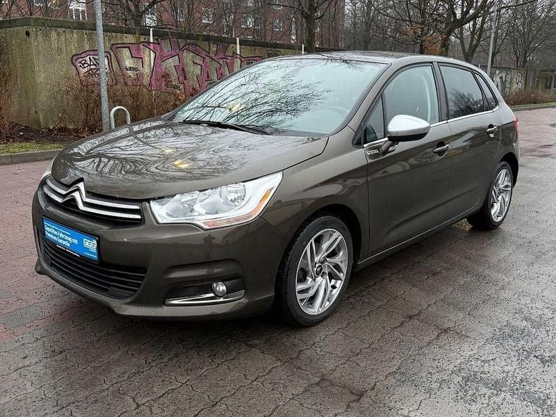 Gebraucht Citroën C4 SELECTION 114 PS (83 kW) 2013 Braun Limousine