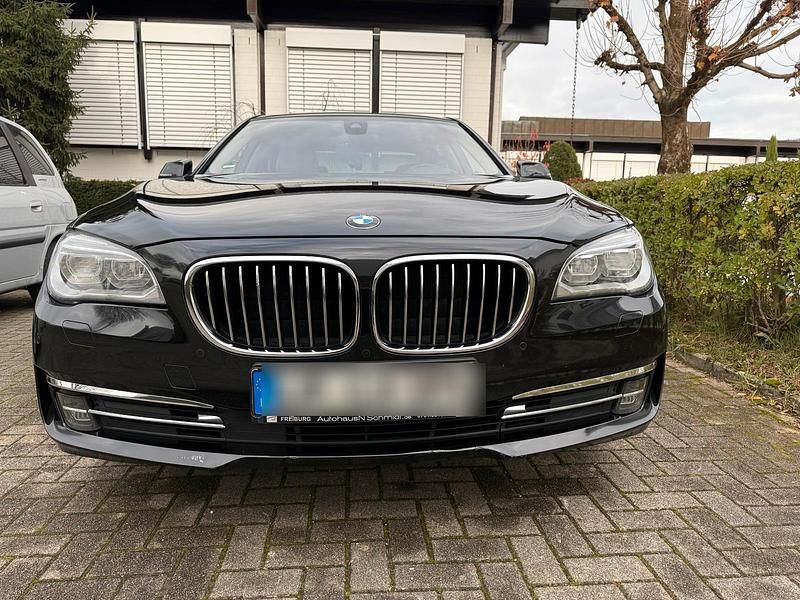 Schwarz Gebraucht 2012 BMW 730 Limousine | 15.000 € (Fairer Preis) - Bild 1/4