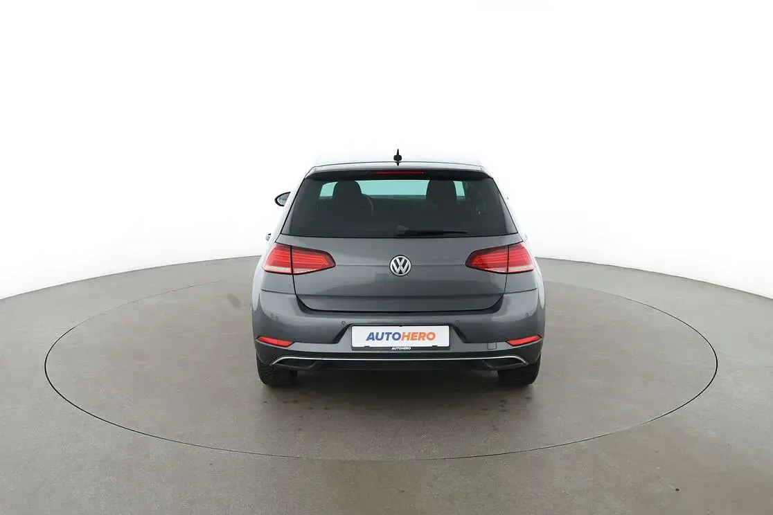 Gebraucht VW Golf VII Sound 2017 Grau Limousine