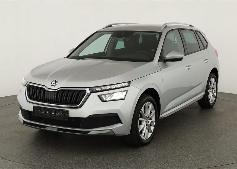 Brilliant silber metallic Gebraucht 2023 Skoda Kamiq Style SUV | 23.495 € - Bild 1/4