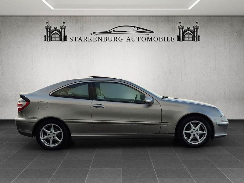Gebraucht Mercedes C200 163 PS (119 kW) 2006 Silber Kleinwagen