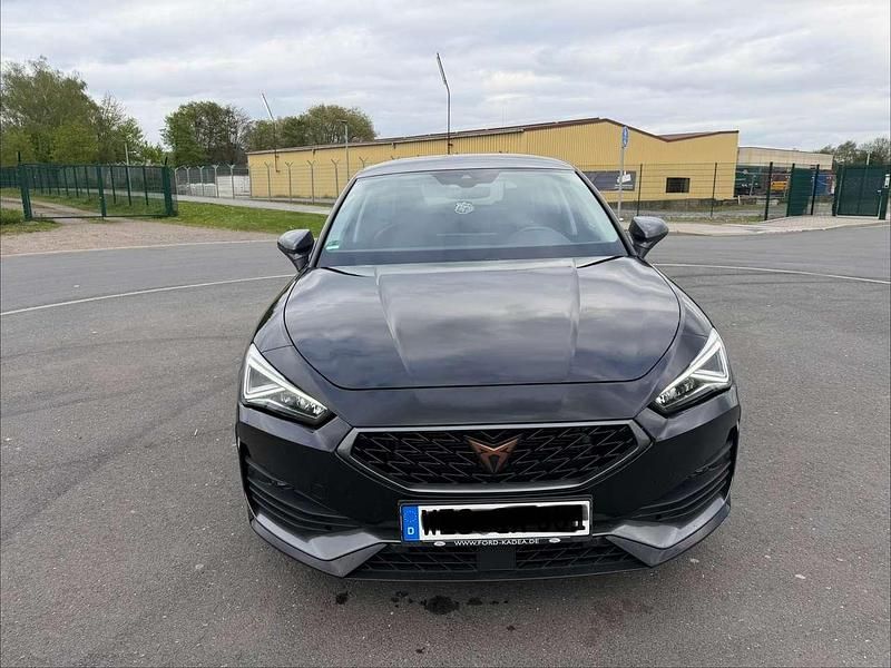 Second-hand Cupra Leon Basis 150 CP (110 kW) 2024 Negru Hatchback
