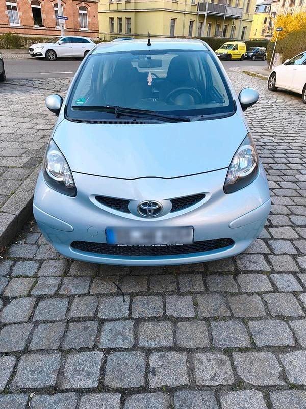 Gebraucht Toyota Aygo 68 PS (50 kW) 2006 Blau Kleinwagen
