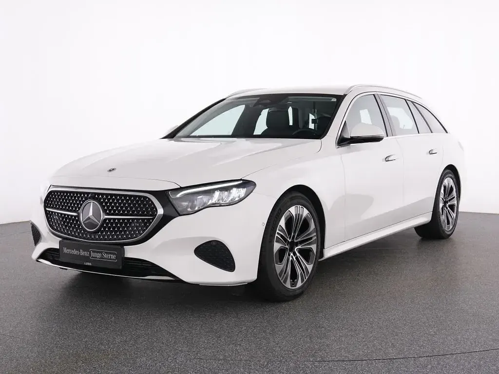 Gebraucht Mercedes E220 Avantgarde 197 PS (144 kW) 2025 Weiß Limousine