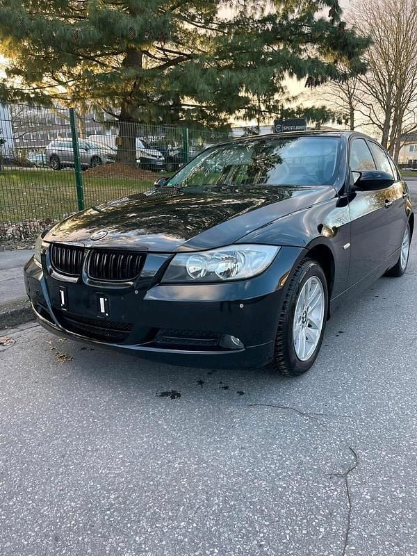 Gebraucht BMW 318 143 PS (105 kW) 2007 Schwarz Limousine