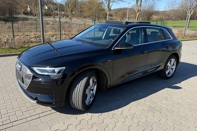 Gebraucht Audi e-tron Advanced 230 kW (313 PS) 2022 Schwarz SUV