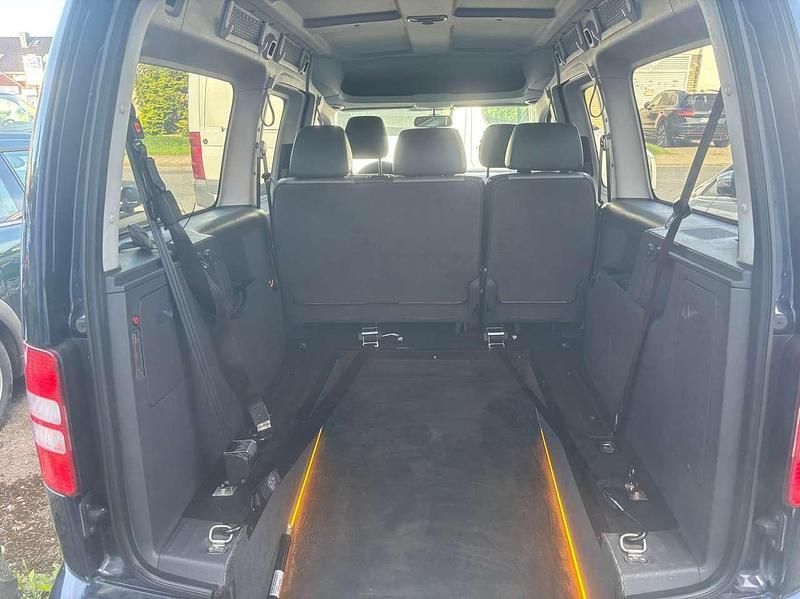 Second-hand VW Caddy Maxi 102 CP (75 kW) 2012 Albastru Monovolum