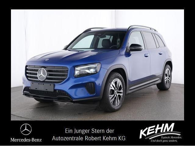 Spektralblau (metallic) Gebraucht 2024 Mercedes GLB200 Progressive SUV | 41.880 € (Fairer Preis) - Bild 1/4