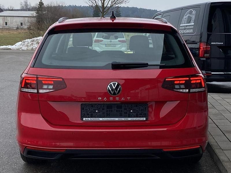 Second-hand VW Passat Business 122 CP (89 kW) 2023 Roșu Break
