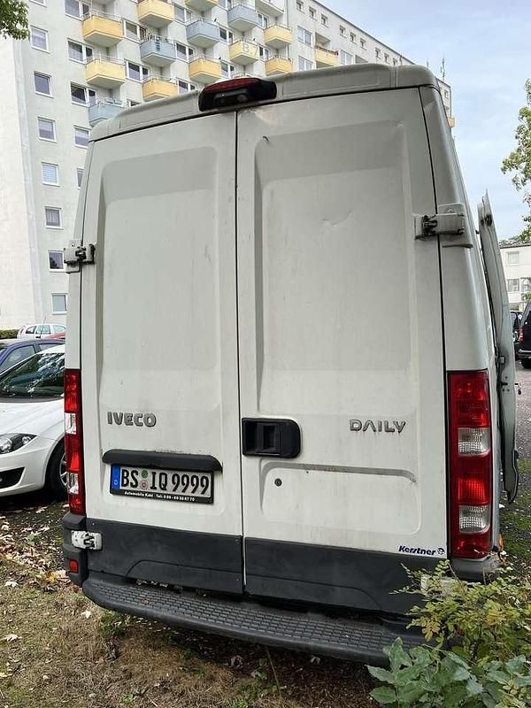 Gebraucht Iveco Daily 125 PS (91 kW) 2013 Weiß Van