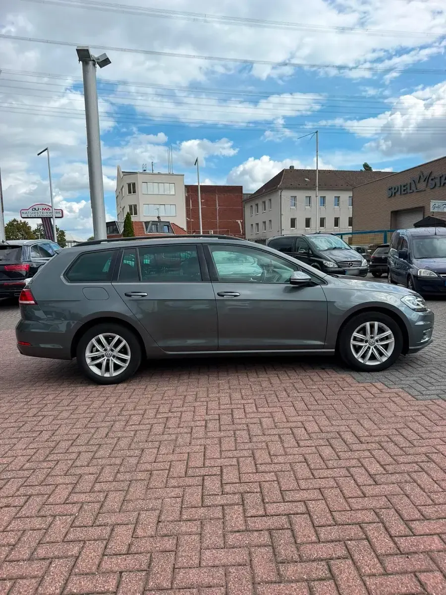 Gebraucht VW Golf VII 115 PS (84 kW) 2019 Grau Kombi