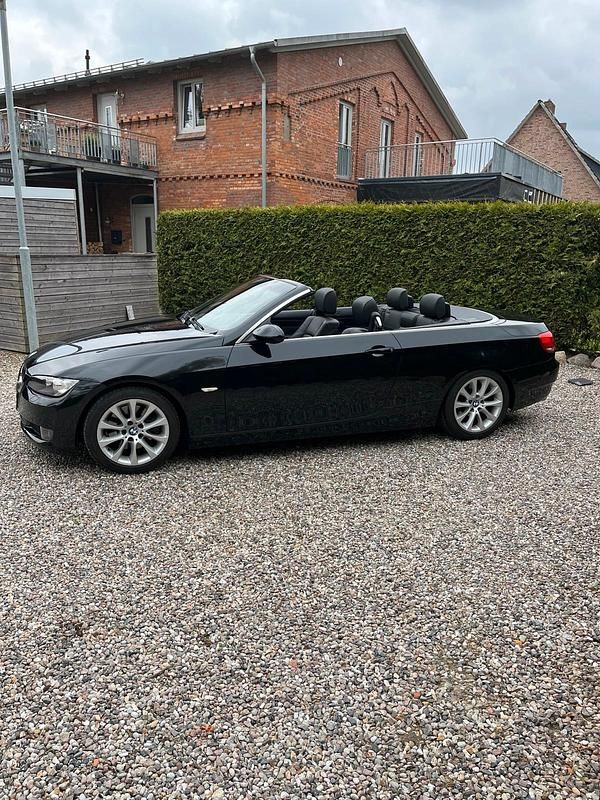 Gebraucht BMW 325 Cabriolet 217 PS (159 kW) 2007 Schwarz Cabrio