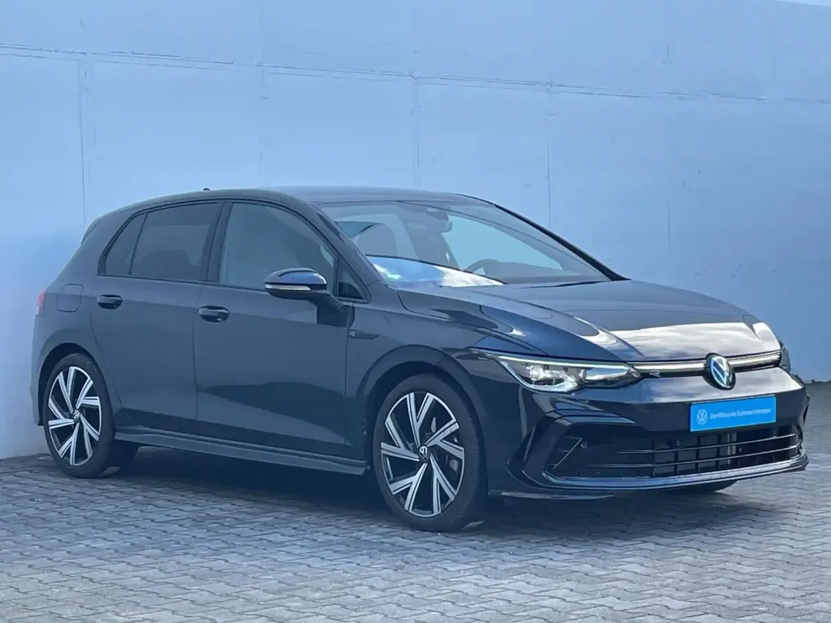 Gebraucht VW Golf VIII R-line 150 PS (110 kW) 2024 Delfingrau metallic Limousine