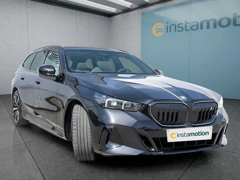 Gebraucht BMW i5 250 kW (340 PS) 2025 Schwarz Kombi