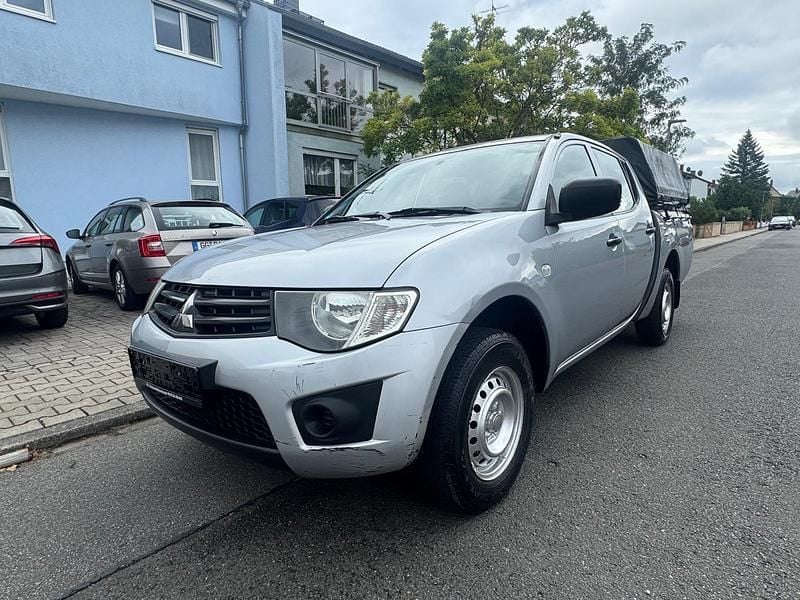 Silber Gebraucht 2012 Mitsubishi L200 Abholung | 7.900 € (Etwas zu teuer) - Bild 1/4