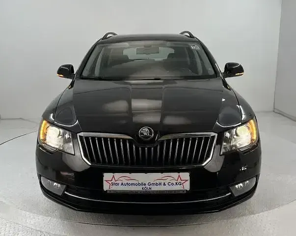 Gebraucht Skoda Superb Exclusive 150 PS (110 kW) 2013 Schwarz Kombi