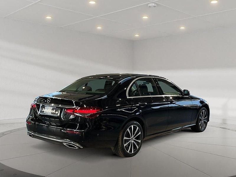 Gebraucht Mercedes E300 Avantgarde 306 PS (225 kW) 2022 Unilack schwarz Limousine