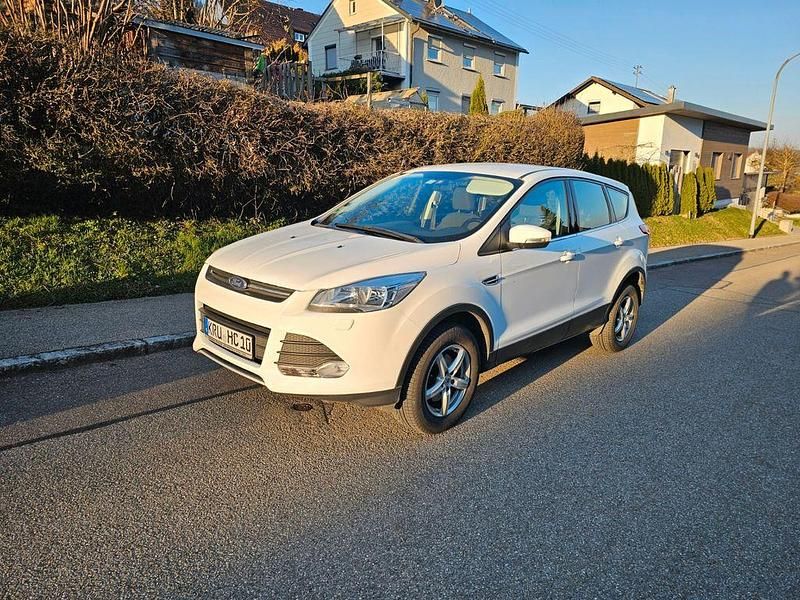 Gebraucht Ford Kuga Business Edition 120 PS (88 kW) 2016 Weiß SUV