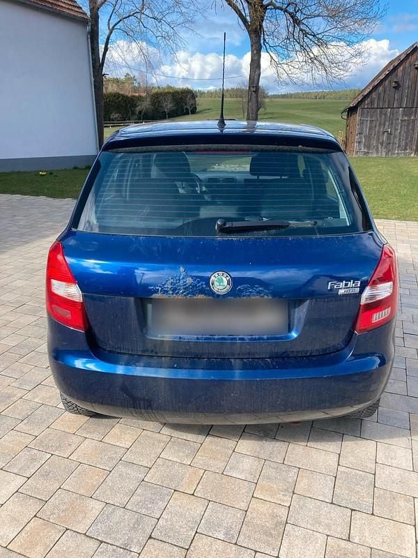 Gebraucht Skoda Fabia 60 PS (44 kW) 2009 Blau Kleinwagen