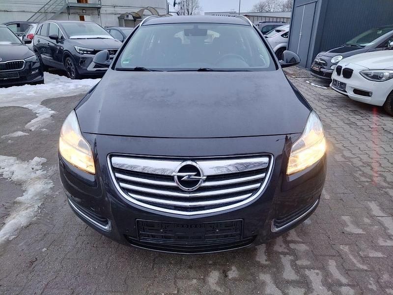 Gebraucht Opel Insignia Active 160 PS (117 kW) 2013 Schwarz Kombi
