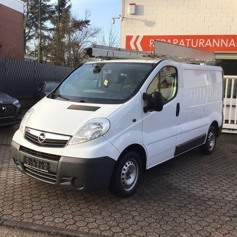 Gebraucht Opel Vivaro 114 PS (83 kW) 2010 Weiß Van / Kleinbus