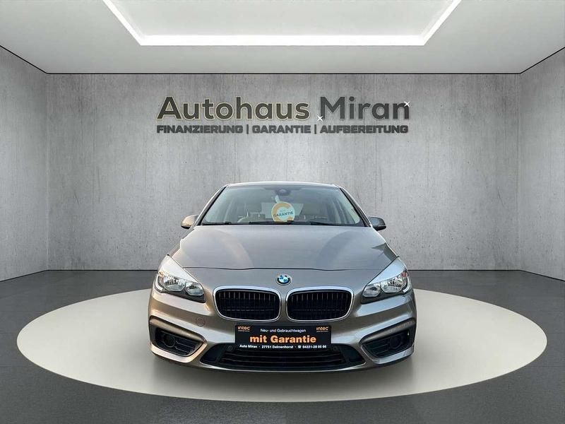 Braun Gebraucht 2014 BMW 218 Van / Kleinbus | 12.499 € (Fairer Preis) - Bild 1/4