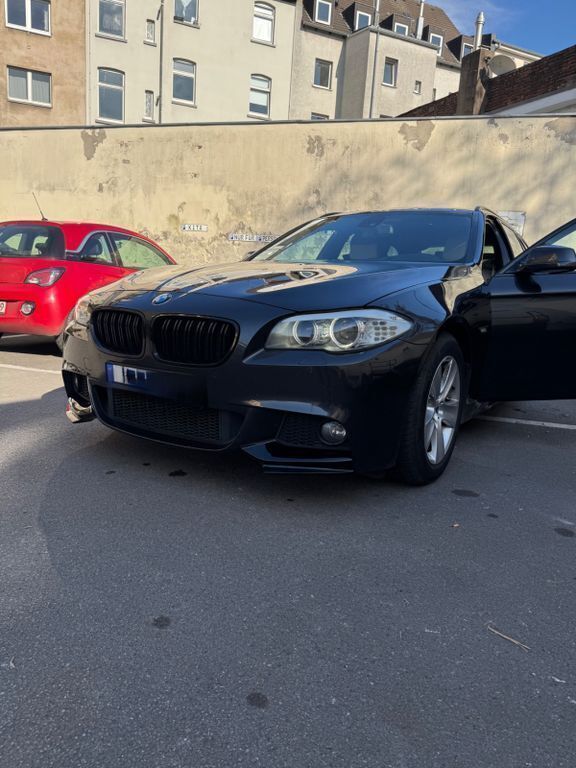 Schwarz Gebraucht 2011 BMW 525 Sport Line Kombi | 13.500 € (Teuer) - Bild 1/4