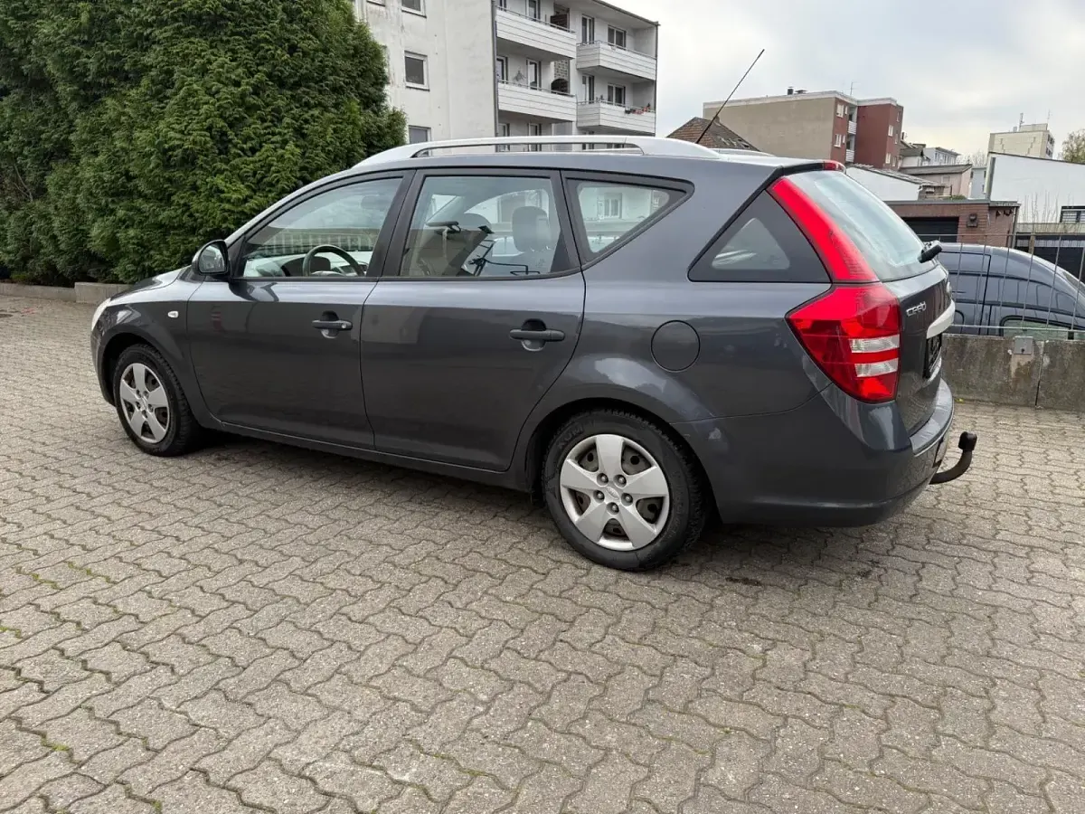 Gebraucht Kia Ceed 126 PS (92 kW) 2009 Grau Kleinwagen