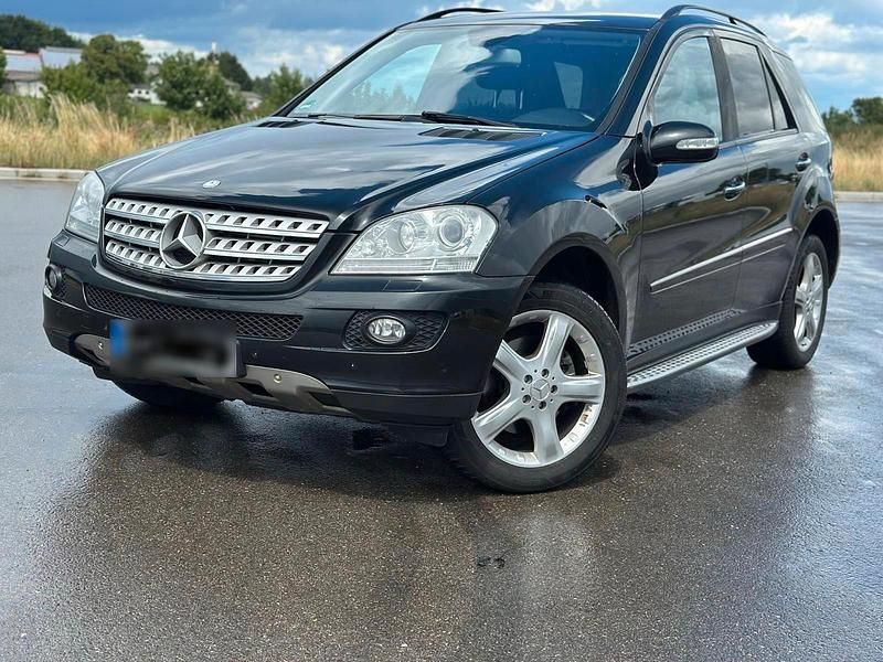Gebraucht Mercedes ML320 224 PS (164 kW) 2008 Schwarz SUV