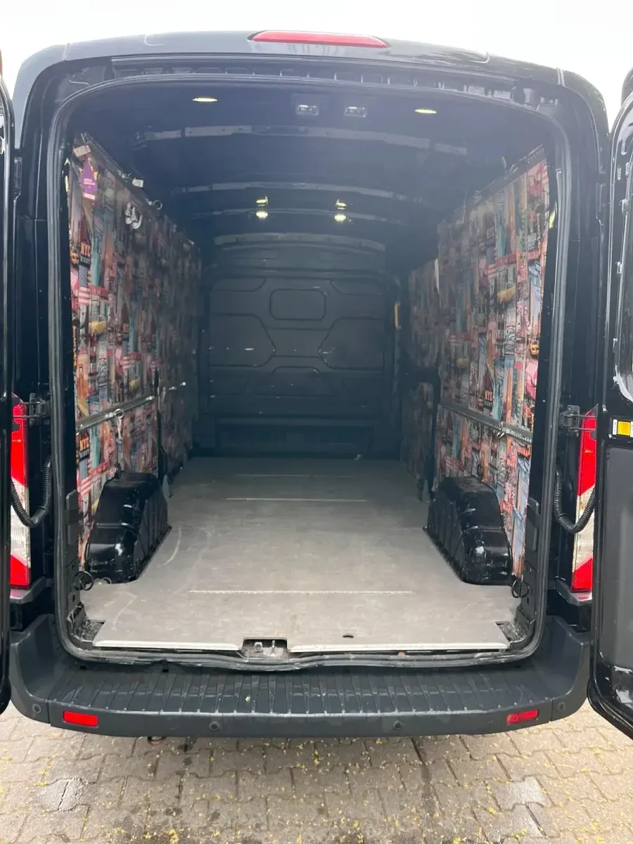 Gebraucht Ford Transit 131 PS (96 kW) 2017 Schwarz Van / Kleinbus
