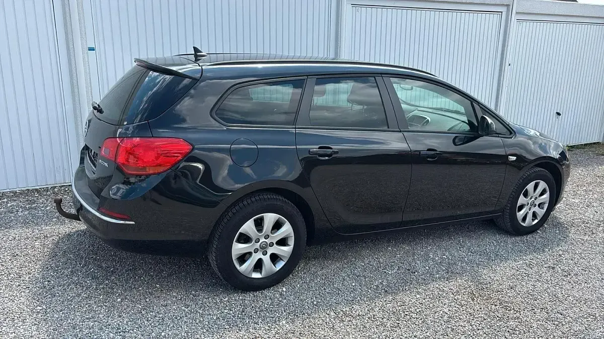 Gebraucht Opel Astra Style 110 PS (80 kW) 2016 Schwarz Kombi