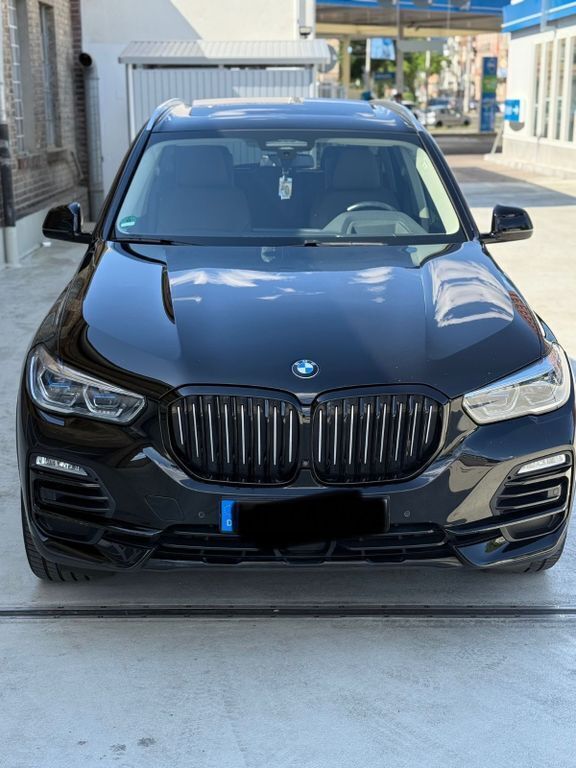 Schwarz Gebraucht 2019 BMW X5 Performance SUV | 45.900 € (Etwas zu teuer) - Bild 1/4