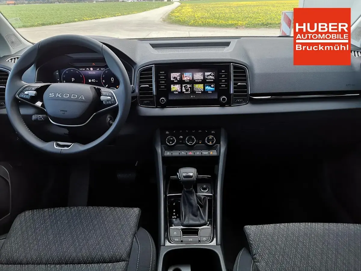 Neu Skoda Karoq Selection 150 PS (110 kW) 2026 Smokey diamond silber metallic SUV