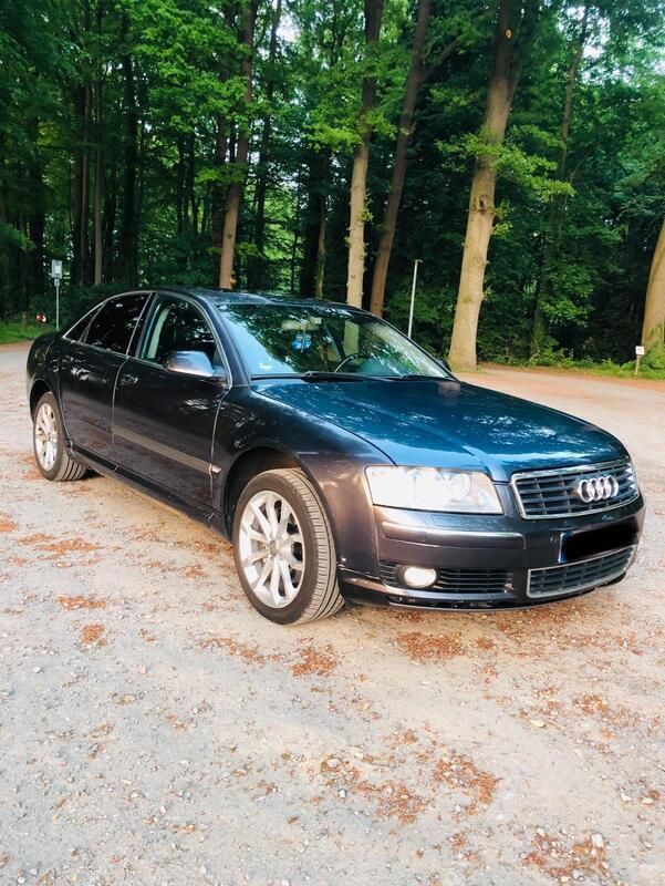 Grau Gebraucht 2004 Audi A8 Limousine | 4.000 € (Guter Preis) - Bild 1/4