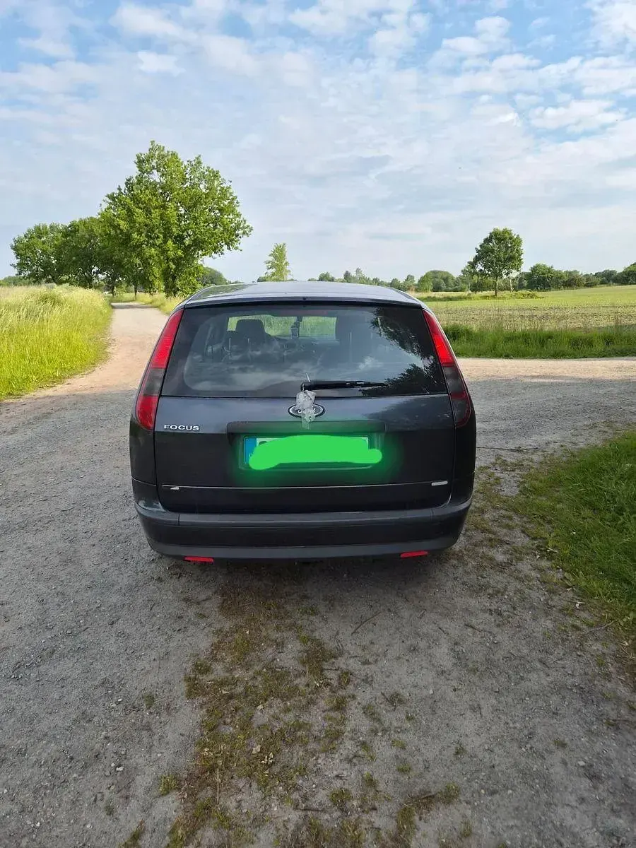 Gebraucht Ford Focus Trend 101 PS (74 kW) 2005 Blau Limousine