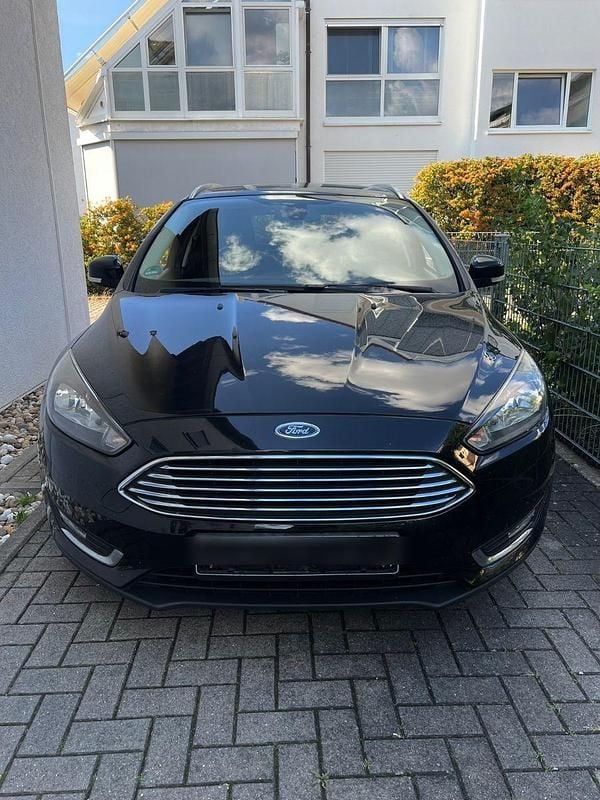 Schwarz Gebraucht 2015 Ford Focus Titanium Kombi | 8.500 € (Guter Preis) - Bild 1/4