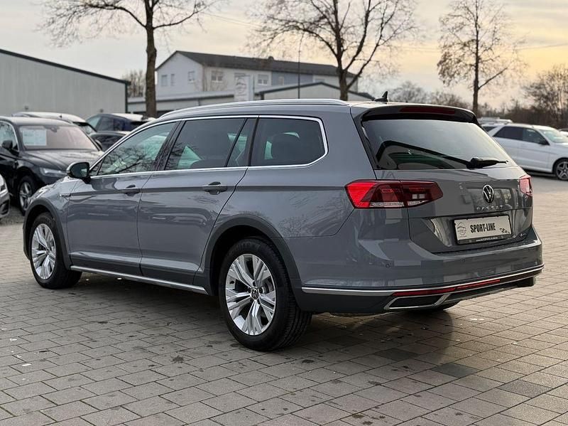 Gebraucht VW Passat Alltrack 200 PS (147 kW) 2022 Mondsteingrau Kombi