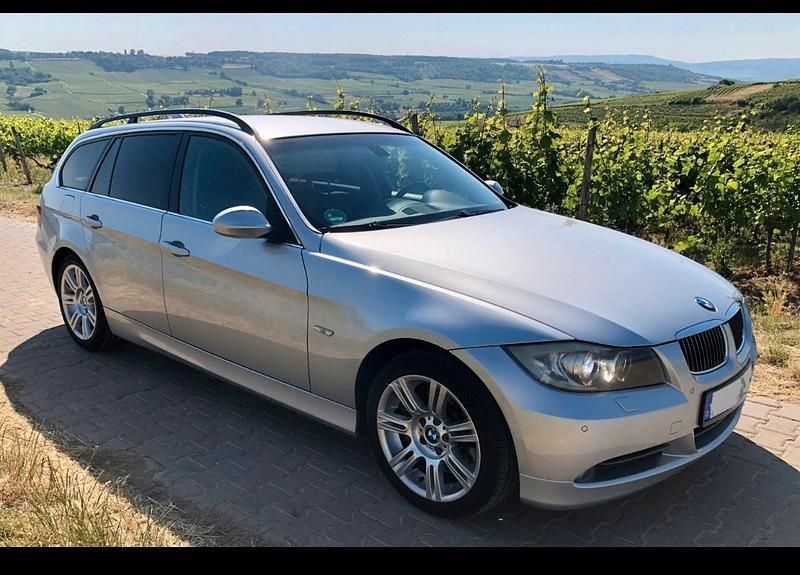Silber Gebraucht 2007 BMW 330 Kombi | 7.700 € (Fairer Preis) - Bild 1/4