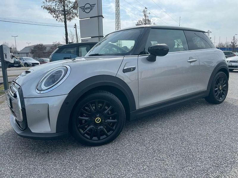 Gebraucht Mini Cooper SE 135 kW (184 PS) 2023 Silber Kleinwagen