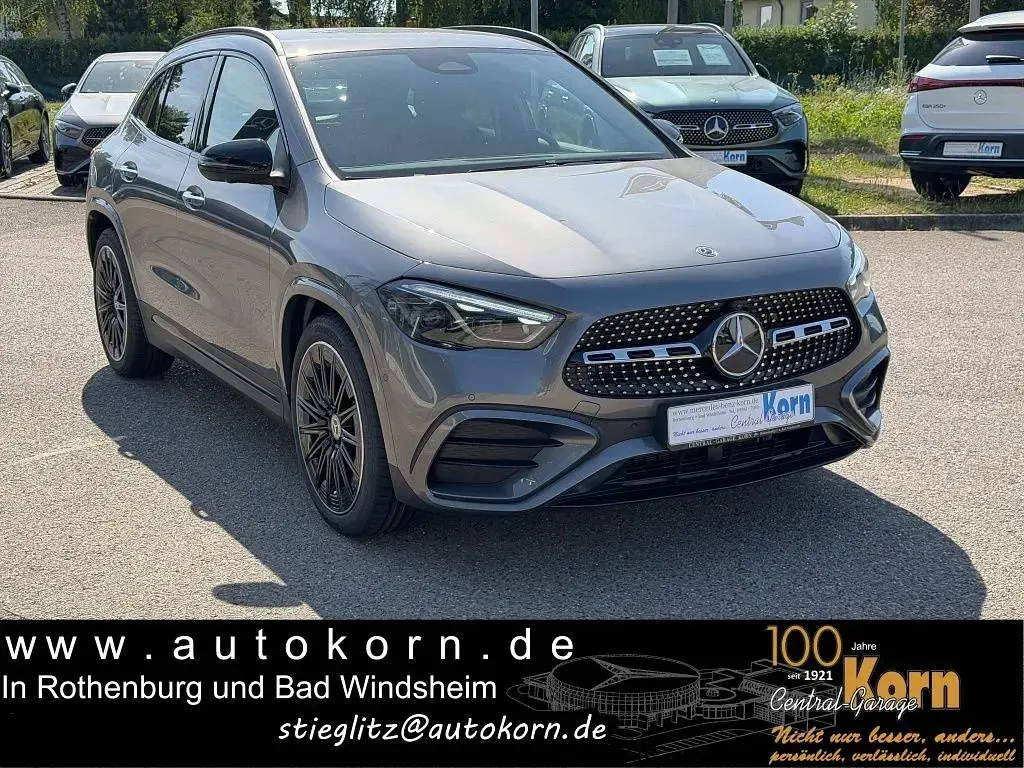 Gebraucht Mercedes GLA200 AMG 163 PS (119 kW) 2025 Grau SUV