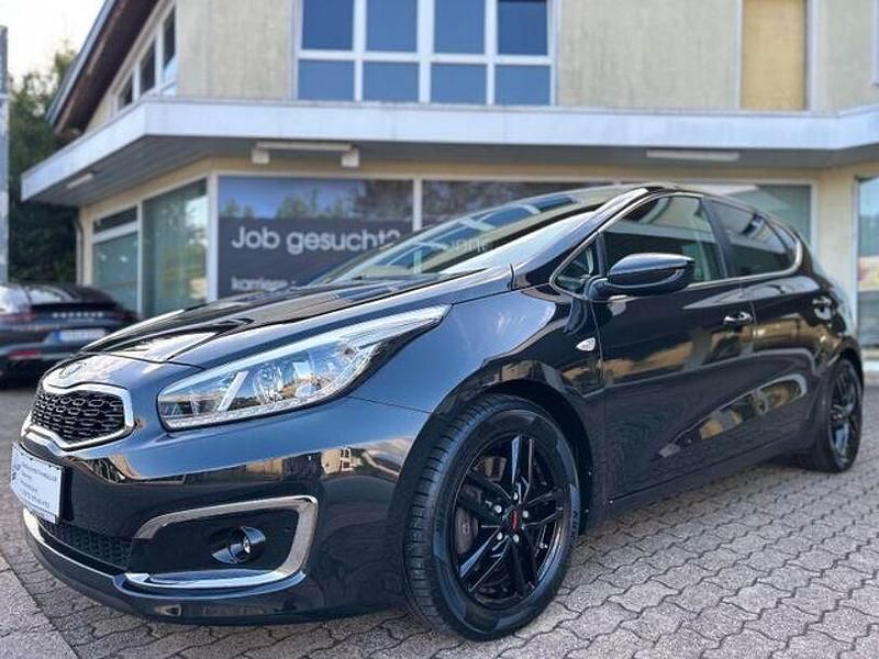 Schwarz Gebraucht 2015 Kia Ceed Limousine | 11.490 € (Etwas zu teuer) - Bild 1/4