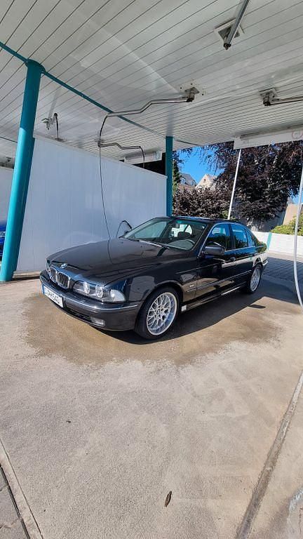 Second-hand BMW 540 Performance 286 CP (210 kW) 2000 Negru Berlinǎ