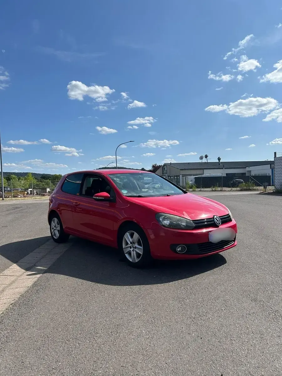 Gebraucht VW Golf VI Edition 80 PS (58 kW) 2010 Rot Kleinwagen