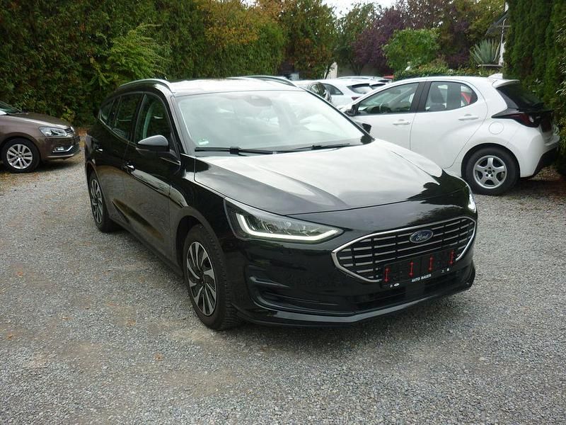 Schwarz Gebraucht 2023 Ford Focus Titanium Limousine | 17.990 € (Superpreis) - Bild 1/4