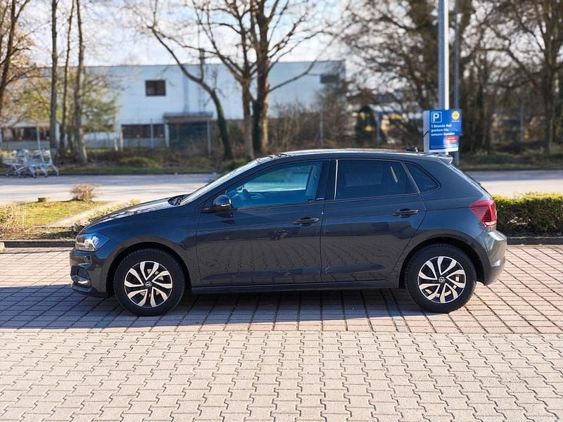Gebraucht VW Polo Life 95 PS (69 kW) 2021 Grau Kleinwagen